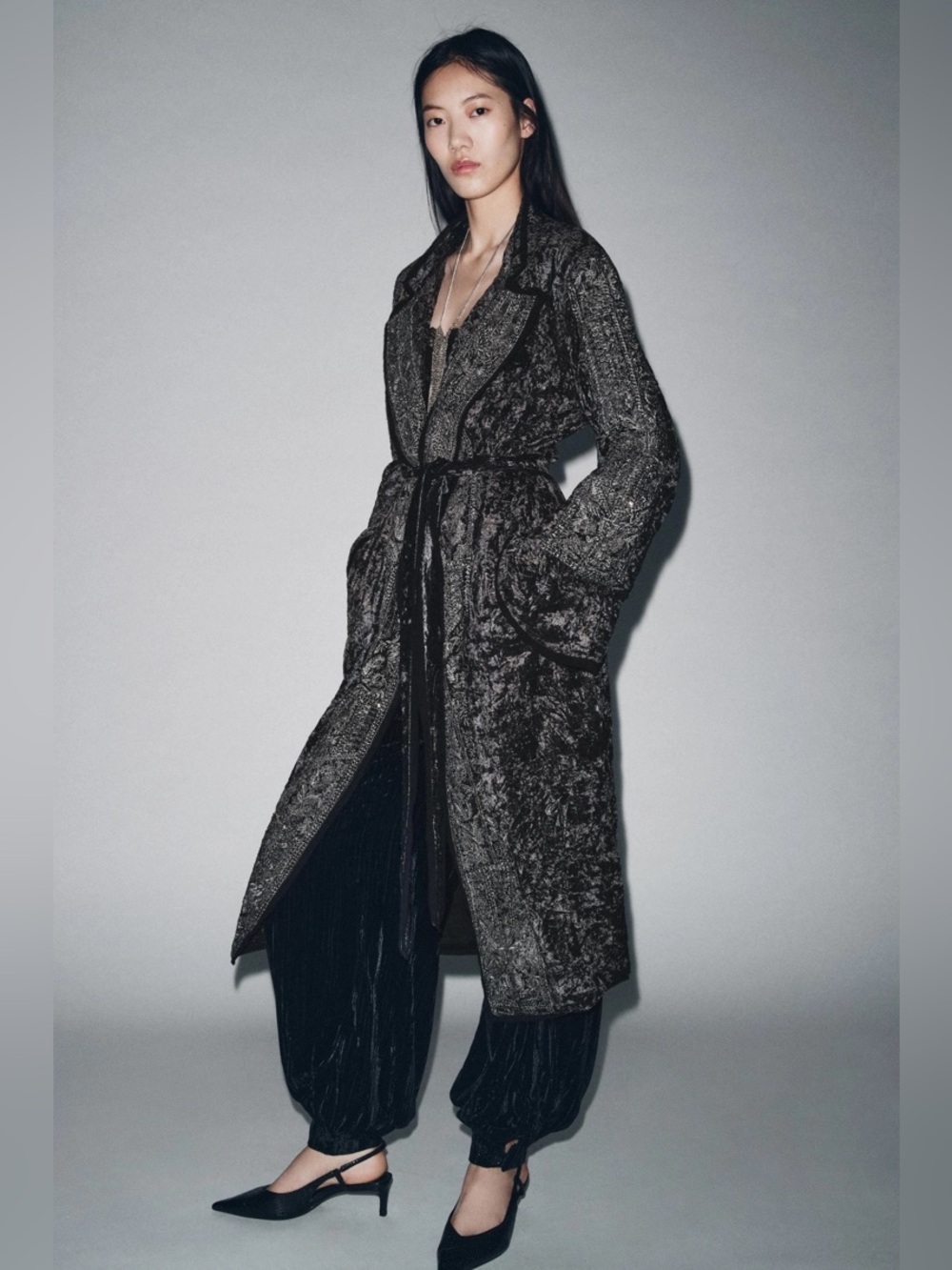 Zara Zw Collection Limited Edition Embroidered Velvet Kimono Jacket